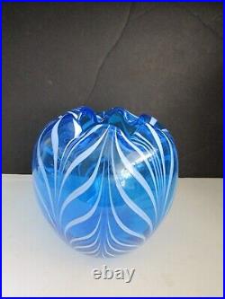 1976 Fenton Blue Art Glass Vase White Pulled Feather Decoration Signed LIMITED