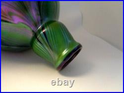 1976 Signed Orient & Flume Pulled Feather Iridescent Green Gourd VASE 7