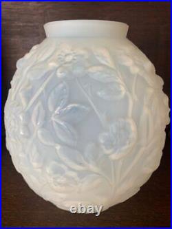 Antique Verlys Art Deco Opalescent Vase Floral Decoration Signed Pressed 20th