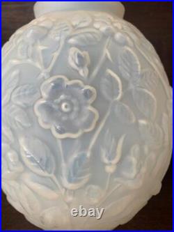 Antique Verlys Art Deco Opalescent Vase Floral Decoration Signed Pressed 20th