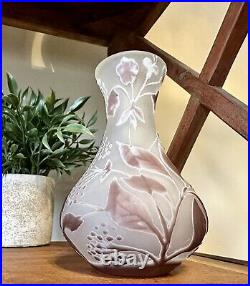 Beautiful Art Nouveau Galle Style Cameo Glass Vase Signed