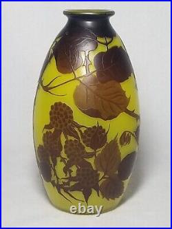Beautiful Loetz Cameo Glass Vase Signed Veles in Citron YellowithGreen