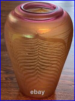 Classic Correia Art Glass Vase Pink Iridescent Pulled Feather Motif Signed, 1981