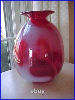 Daniel Edler red with white art glass vase 1974