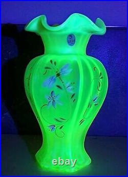 FENTON Lily Trail TOPAZ IRIDESCENT Art Glass VASE 9 Signed P Thornley GLOWS