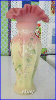 Fenton Art Glass Burmese Ooak / Sample Vase 1996 K. Plauche End Of Day Vase