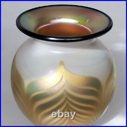Gorgeous Signed Donald Carlson Gold Aurene Pulled Feather Art Glass Vase 5.5