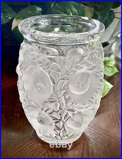 Lalique Bagatelle Vase with Birds in High Relief MINT & Signed Retail $1350