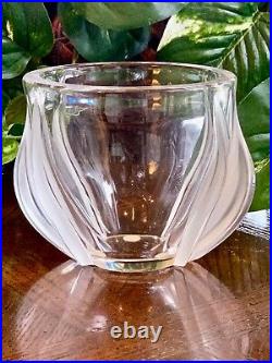 Lalique Deux Tulip (2 Tulips) Vase Mint Condition Signed & Authentic