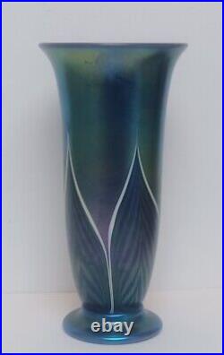 Orient & Flume 9 Blue Pulled Feather Iridescent Art Glass Vase Signed Numbered