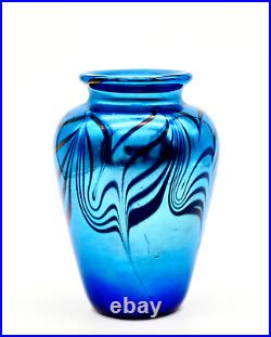 Orient & Flume Art Glass Vase Pulled Feather On Iridescent Blue Signed 1991