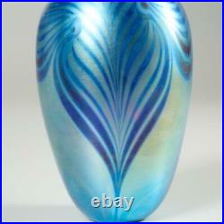 Robert Eickholt 1987 Iridescent Blue Art Glass Vase Hand Blown & Signed, 5.75