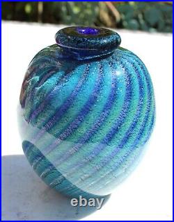 Robert Eickholt Art Glass 4.25 Bud Vase Iridescent Swirls Luster Signed 1989