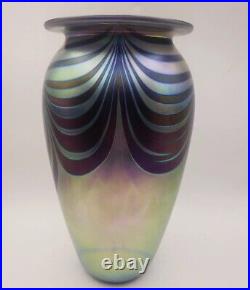 Robert Eickholt Signed Iridescent Pulled Feather Colorful Art Glass Vase 9 Rare