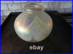 Signed 1971 George Thiewes Studio Art Glass Pulled Feather Iridescent Vase