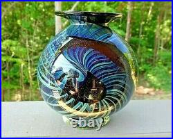 Signed 1981 Henry Summa Studio Art Glass Dichroic & Ribbon Footed Vase