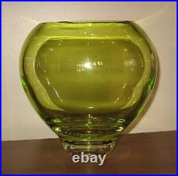 Signed Buxton & Kevin Kutch Pear Green Large King Tut Glass Vase 9x9