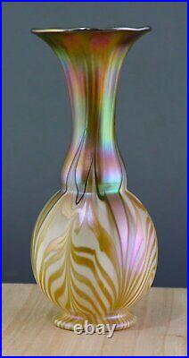 Signed Quezal M32 Tri-Colored Art Glass Vase Iridescent Pulled Feather Décor