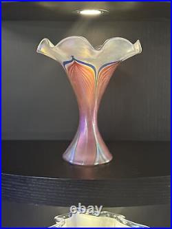 Stuart Abelman iridescent pulled feather art glass vase signed 1984